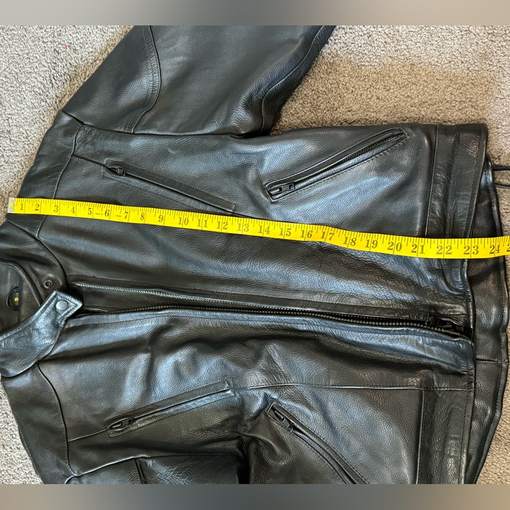 Women’s Ultimate Rider Motorcycle Jacket. Small - Picture 4 of 7